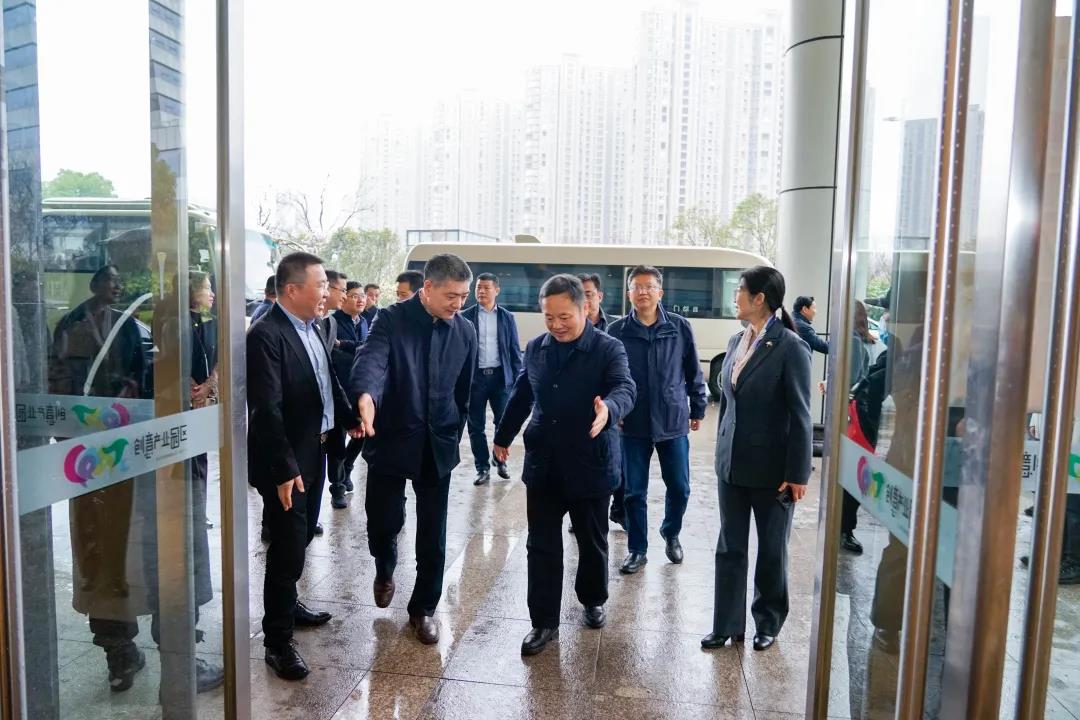 主任权良智   克州阿克陶县委副书记,人大党组书记陈  静    克州乌恰
